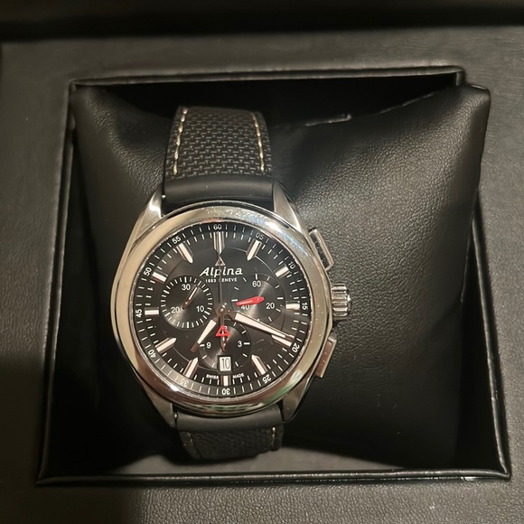 Alpina 1883 Geneve Swiss Made Watch with rubber strap - Picture 1 of 2